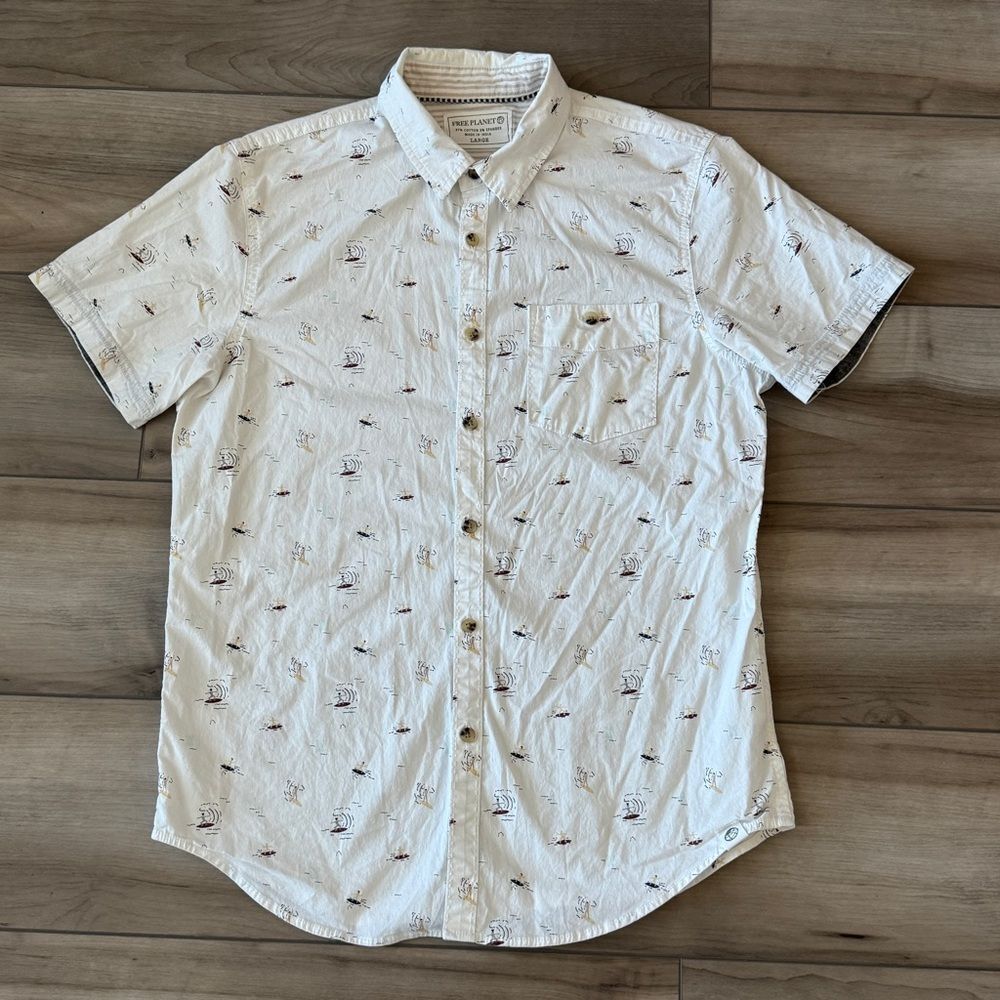 Free Planet White w/Surfers Patterned Men's Button Down Shirt Size Large